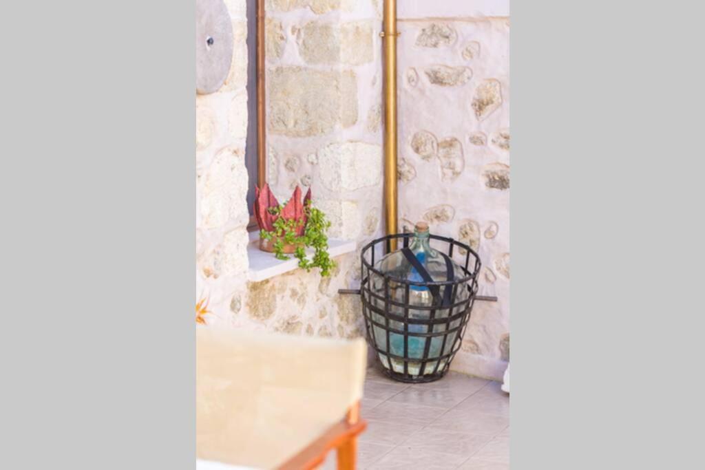 Tholos Home Khromonastirion Exterior photo
