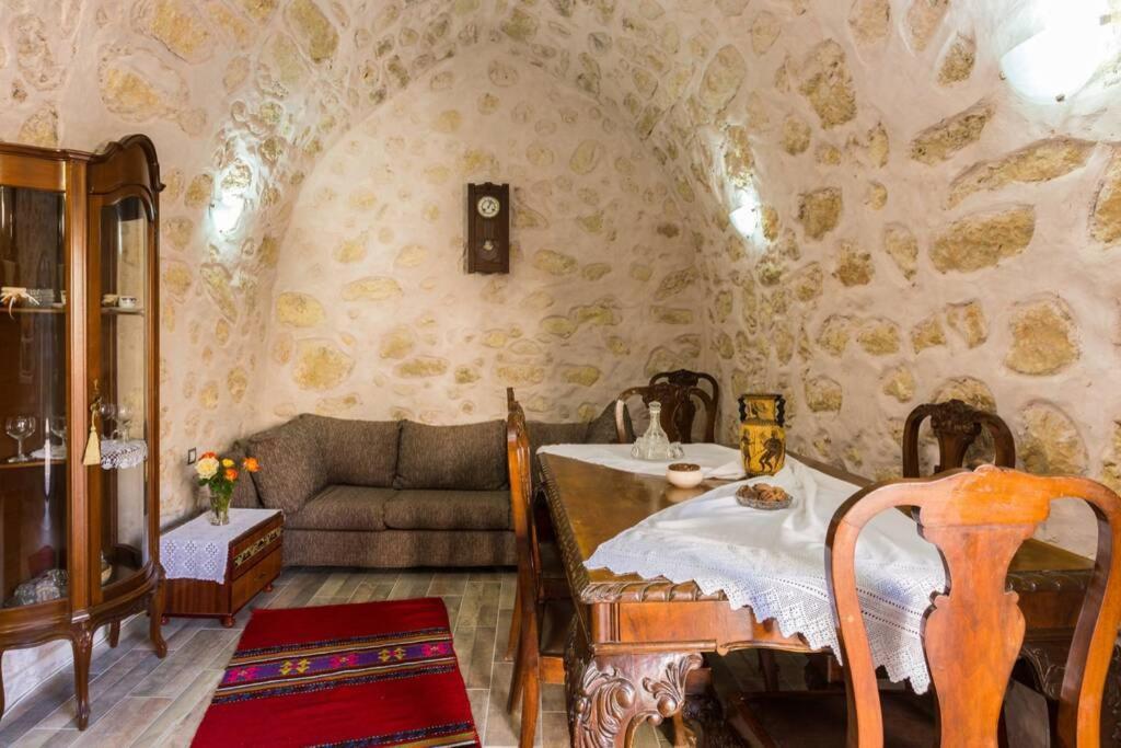 Tholos Home Khromonastirion Exterior photo